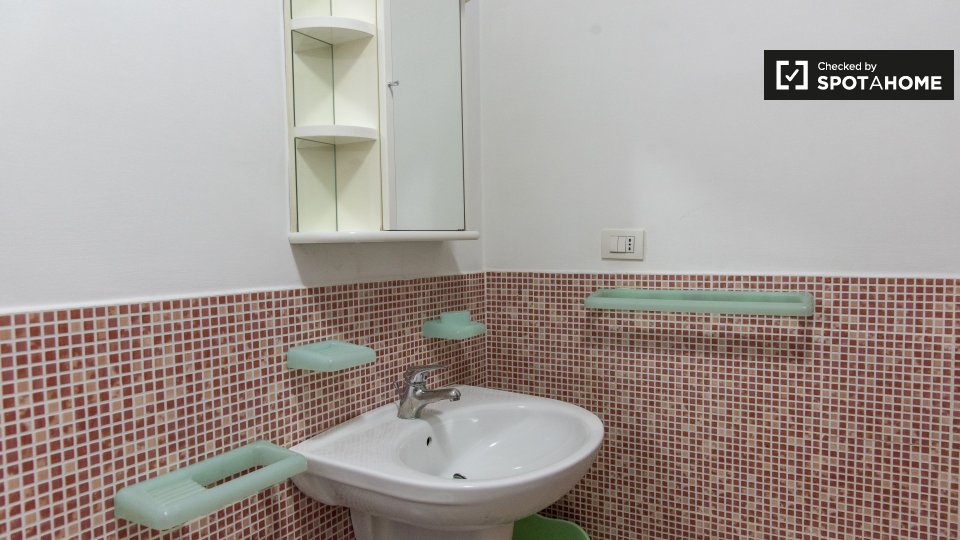 Immagine 11 di Ufficio in affitto  in Viale della Venezia Giulia a Roma