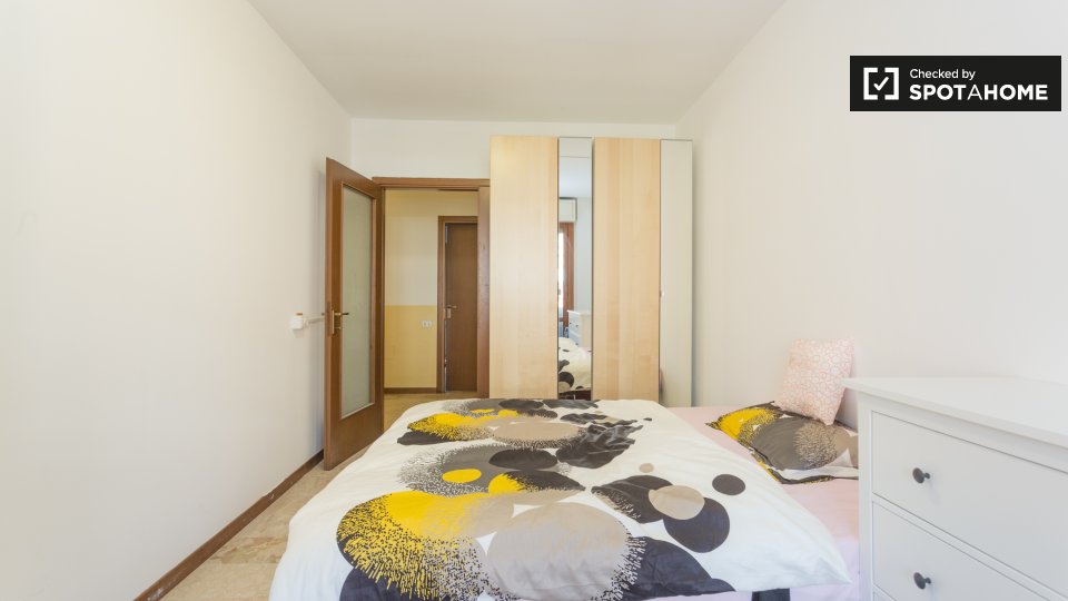 Immagine 5 di Camera condivisa in affitto  in Via Nicola Romeo a Milano