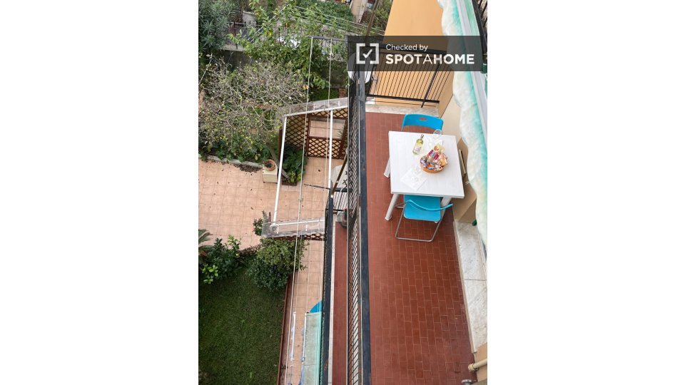 Immagine 11 di Camera condivisa in affitto  in Via Carmelo Onorato a Genova