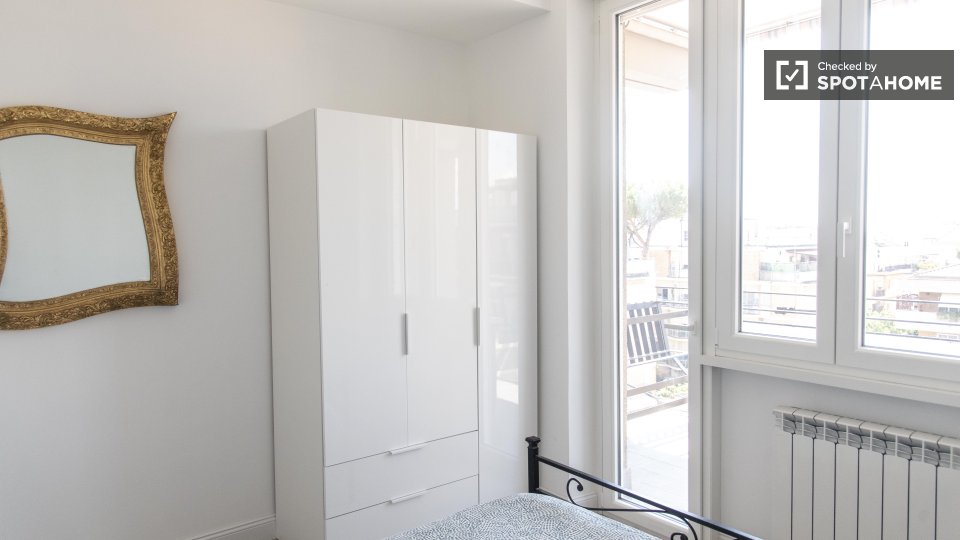 Immagine 7 di Appartamento in affitto  in Via Pietro Maffi a Roma