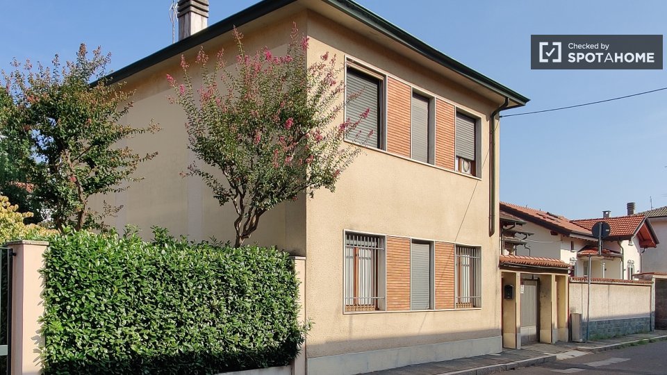 Immagine 18 di Camera condivisa in affitto  in Via Eugenio Villoresi a Inveruno