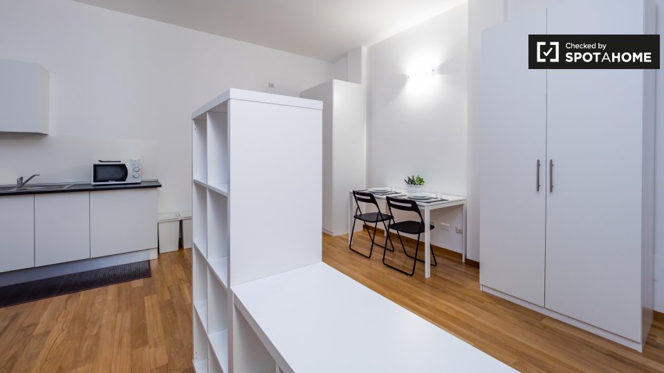 Immagine 5 di Ufficio in affitto  in Via Enrico Cosenz a Milano