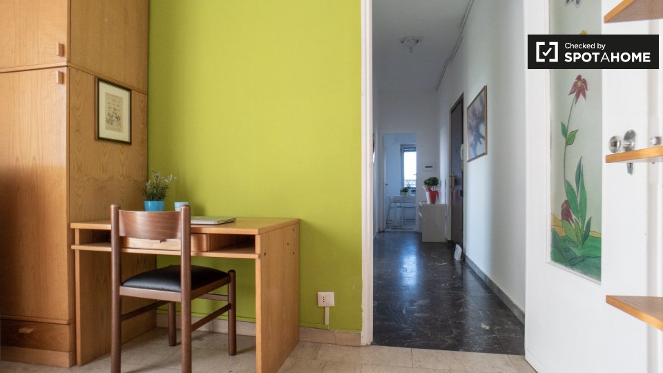 Immagine 2 di Camera condivisa in affitto  in Via Francesco Baracca a Sesto San Giovanni