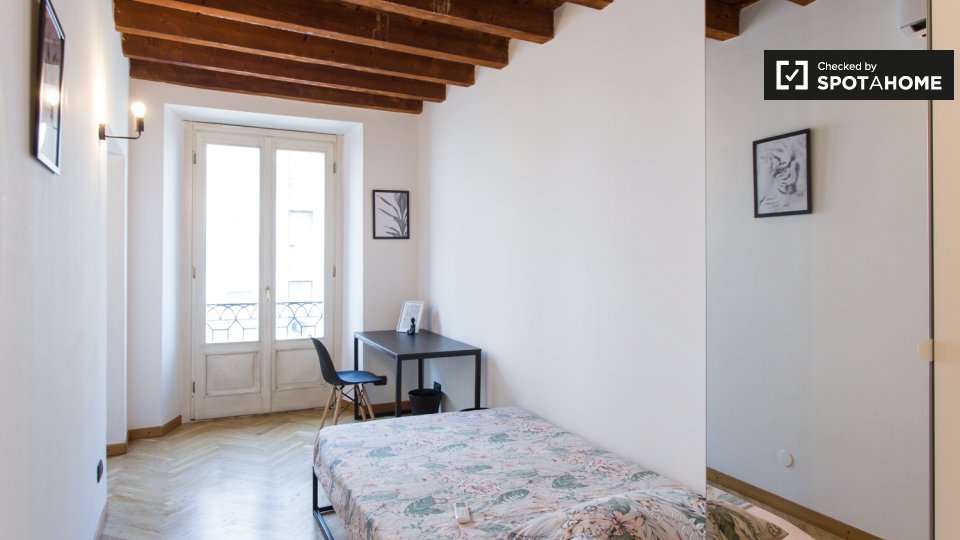 Immagine 3 di Camera condivisa in affitto  in Corso Venezia a Milano