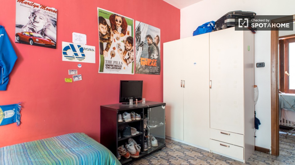 Immagine 9 di Camera condivisa in affitto  in Largo Somalia a Roma