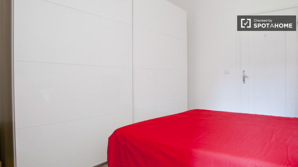 Immagine 4 di Camera condivisa in affitto  in Viale Libia a Roma