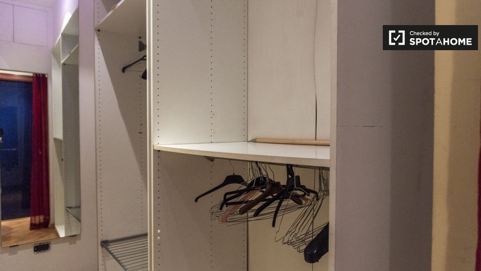 Immagine 5 di Camera condivisa in affitto  in Via Tigrè a Roma