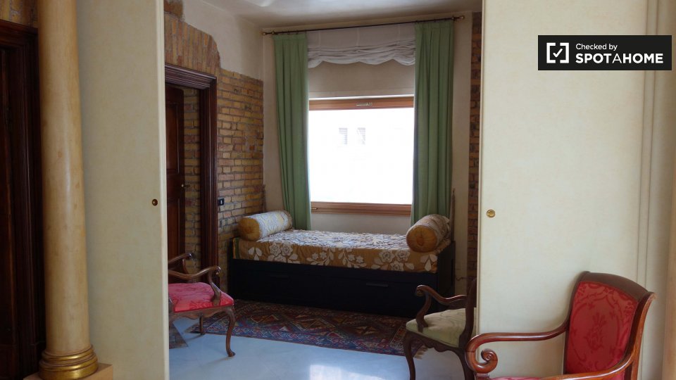 Immagine 16 di Appartamento in affitto  in Via della VII Coorte a Roma