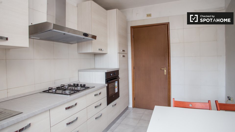 Immagine 9 di Camera condivisa in affitto  in Via Nicola Romeo a Milano