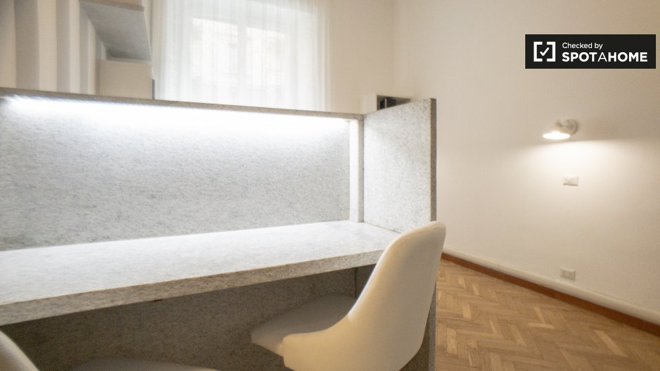 Immagine 4 di Appartamento in affitto  in Via Leopoldo Cicognara, 20129 Milano MI, Italy a Milano