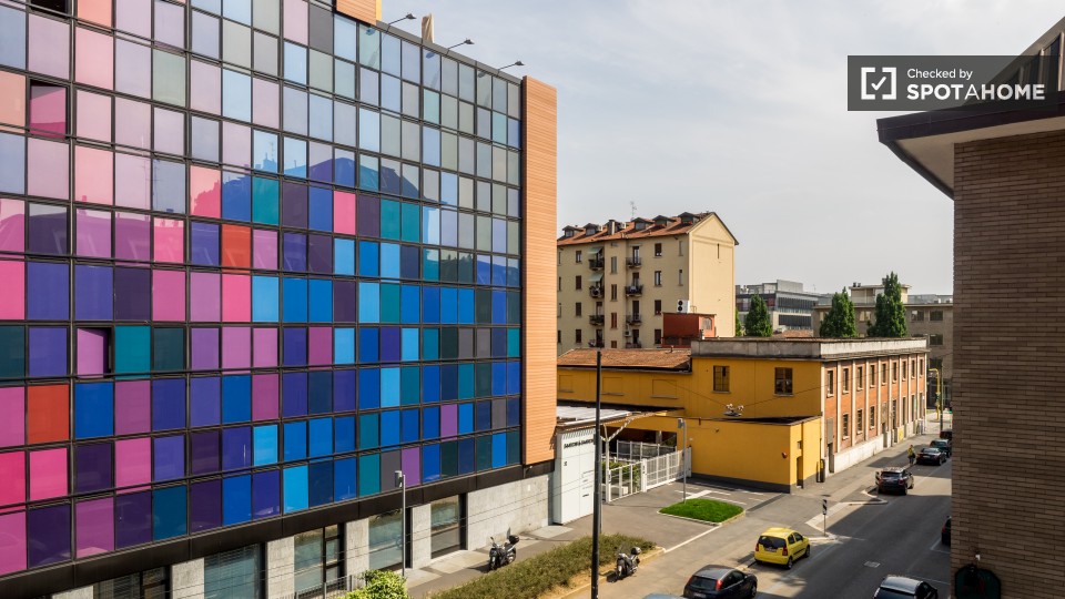 Immagine 8 di Camera condivisa in affitto  in Viale Edoardo Jenner a Milano