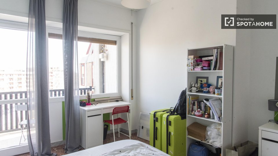 Immagine 4 di Camera condivisa in affitto  in Viale Etiopia a Roma