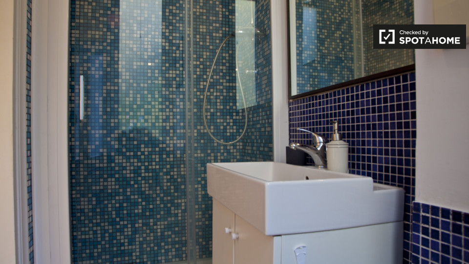 Immagine 8 di Ufficio in affitto  in Via La Spezia a Roma