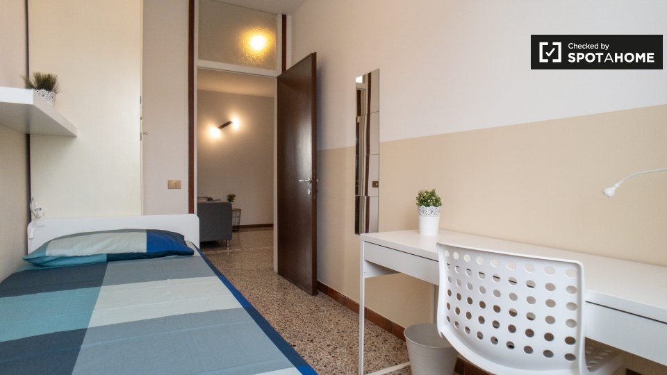 Immagine 3 di Camera condivisa in affitto  in Via Lucca, 20152 Milano MI, Italy a Milano