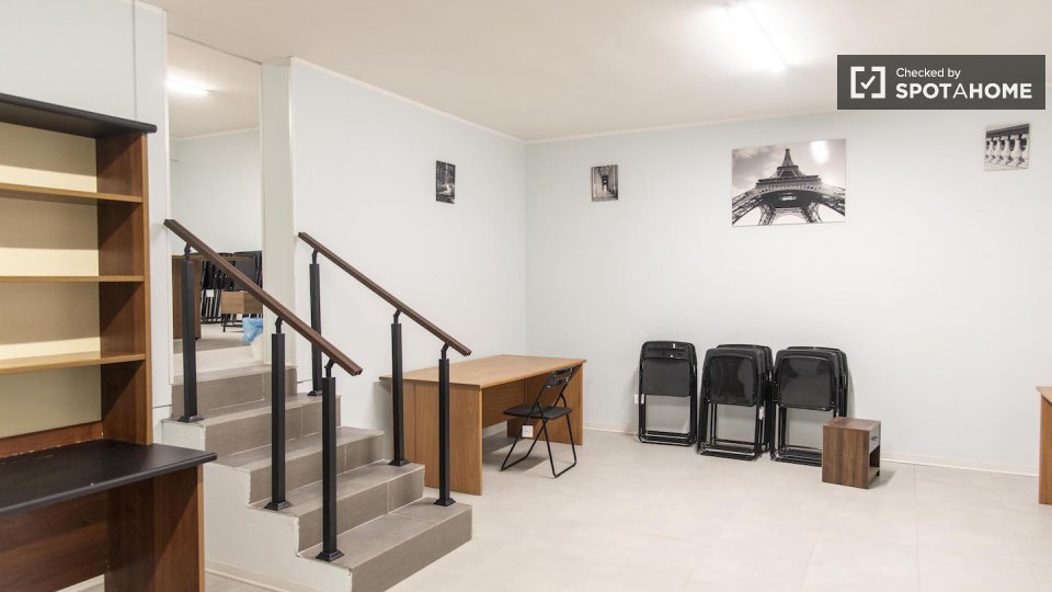 Immagine 19 di Camera condivisa in affitto  in Via di Carcaricola a Roma