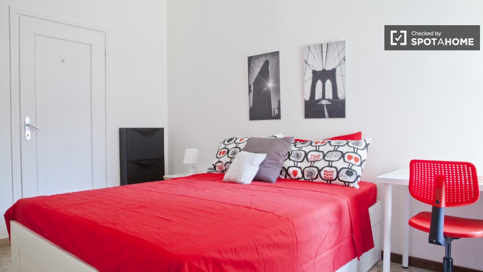 Immagine 1 di Camera condivisa in affitto  in Viale Libia a Roma