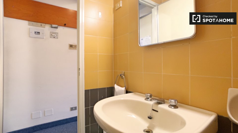 Immagine 12 di Ufficio in affitto  in Via Privata Viserba a Milano