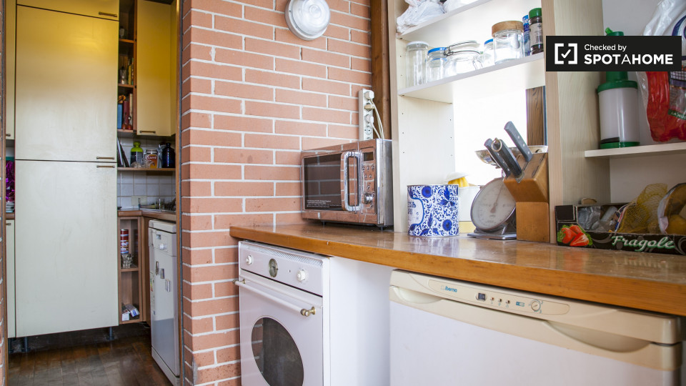 Immagine 19 di Camera condivisa in affitto  in Via Paolo V a Roma