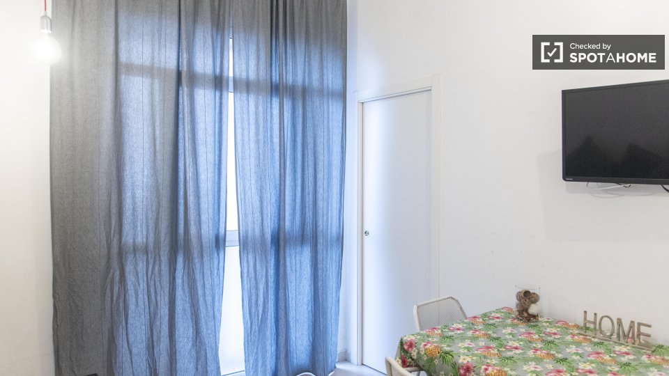 Immagine 14 di Appartamento in affitto  in Via degli Irpini a Roma