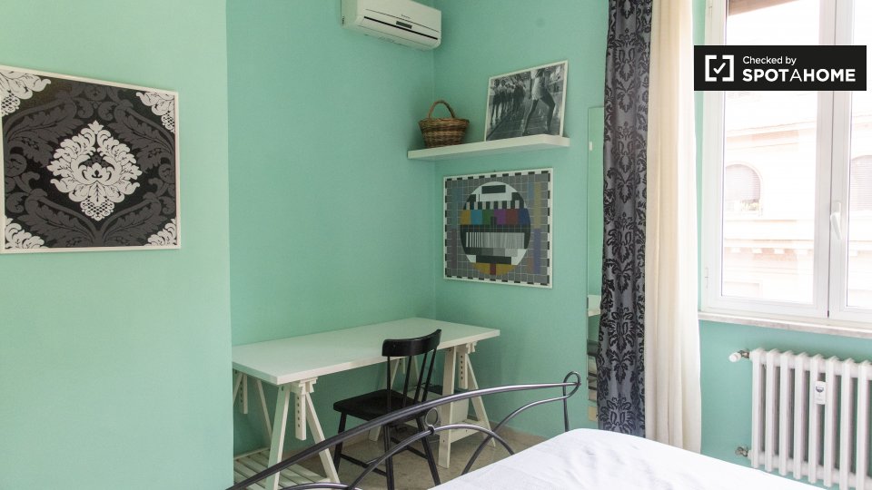 Immagine 19 di Appartamento in affitto  in Via Francesco Caracciolo a Roma