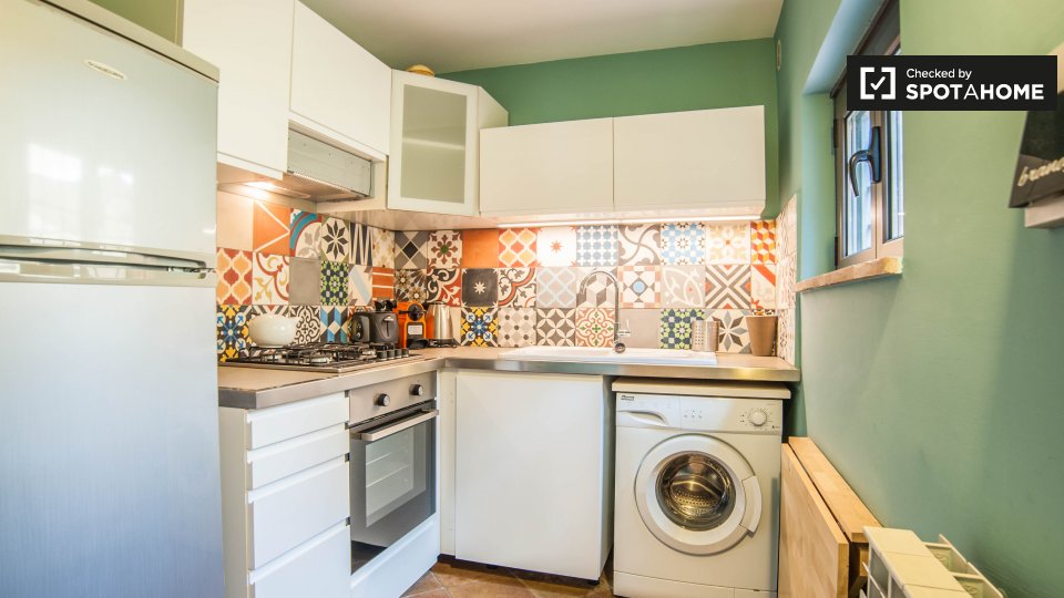 Immagine 2 di Ufficio in affitto  in Via Luigi Pianciani, 00185 Roma RM, Italy a Roma