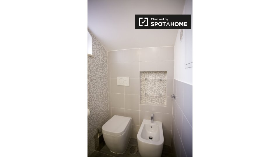 Immagine 15 di Ufficio in affitto  in Borgo Pio a Roma