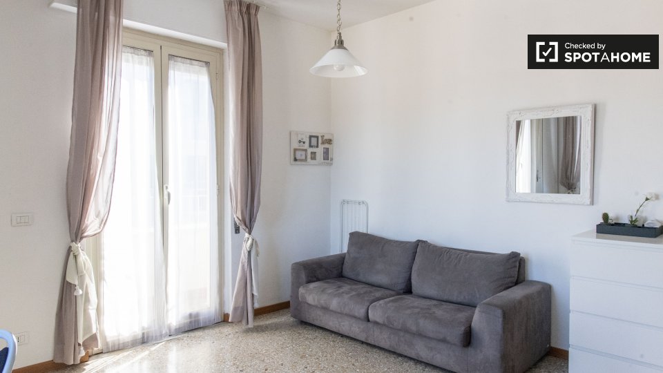 Immagine 4 di Camera condivisa in affitto  in Via Portuense a Roma