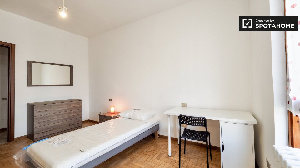 Immagine 2 di Camera condivisa in affitto  in Via Sapri a Milano