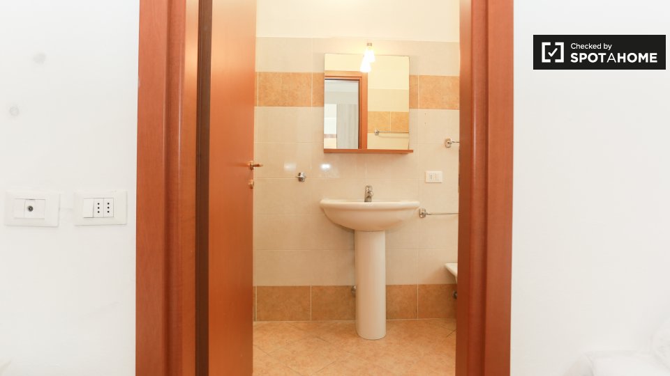 Immagine 6 di Camera condivisa in affitto  in Via Umberto Fogagnolo a Sesto San Giovanni