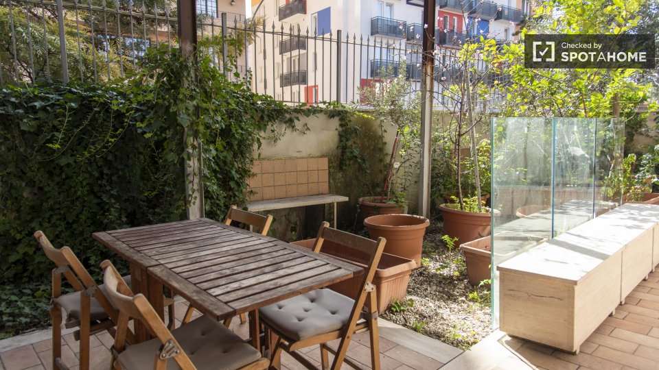 Immagine 18 di Appartamento in affitto  in Via degli Irpini a Roma