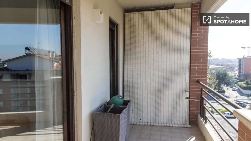 Immagine 12 di Camera condivisa in affitto  in Via Gian Antonio Maggi a Roma