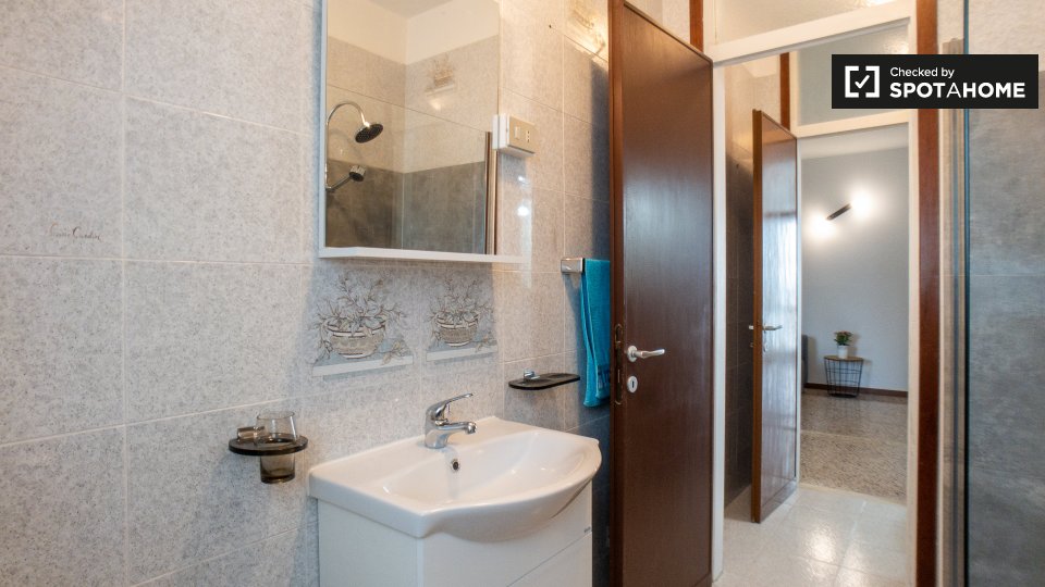 Immagine 15 di Camera condivisa in affitto  in Via Lucca, 20152 Milano MI, Italy a Milano