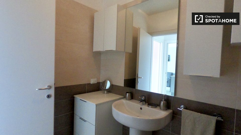 Immagine 15 di Appartamento in affitto  in Via Varesina, 20156 Milano MI, Italy a Milano