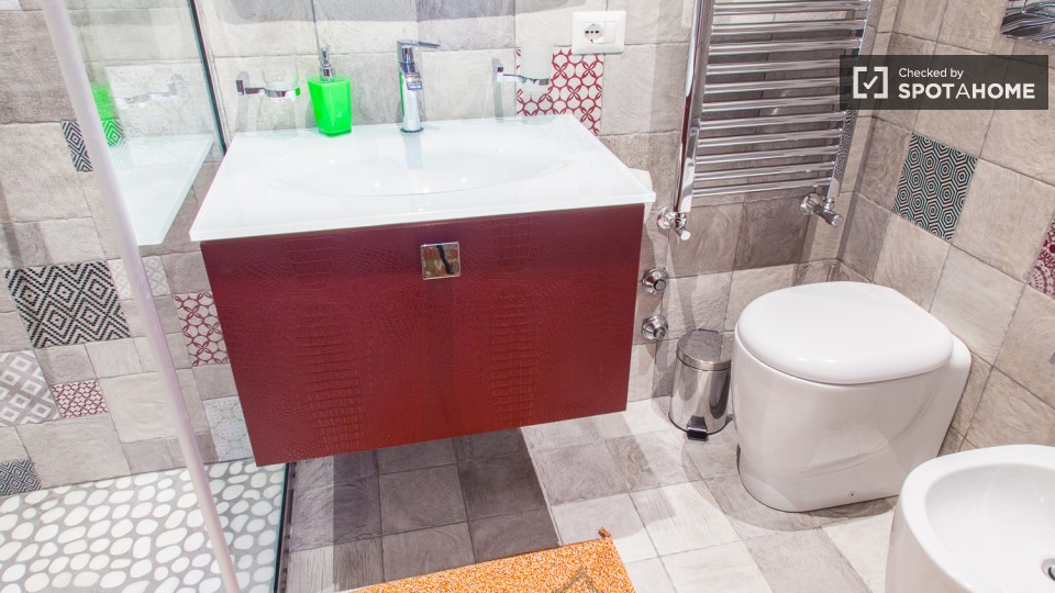 Immagine 9 di Camera condivisa in affitto  in Via Amerigo Vespucci a Roma