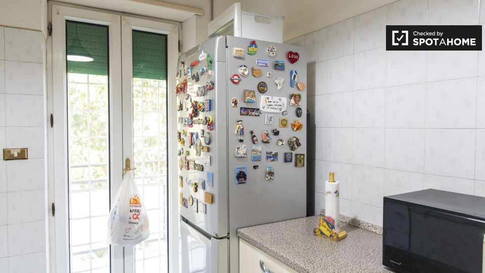 Immagine 14 di Camera condivisa in affitto  in Via di Torrevecchia a Roma