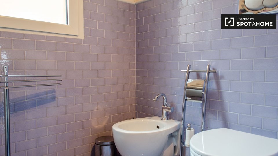 Immagine 5 di Camera condivisa in affitto  in Via Benedetto Croce, 00142 Roma RM, Italy a Roma