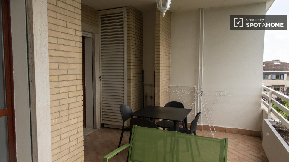 Immagine 9 di Appartamento in affitto  in Via Saronno a Roma