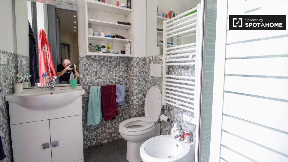 Immagine 12 di Camera condivisa in affitto  in Corso S. Maurizio a Torino