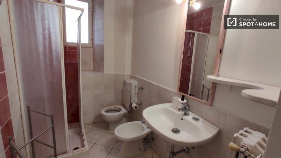 Immagine 11 di Camera condivisa in affitto  in Via Bronzino a Firenze