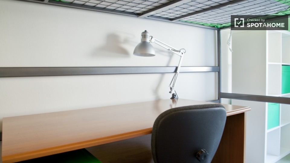 Immagine 3 di Camera condivisa in affitto  in Viale Libia a Roma