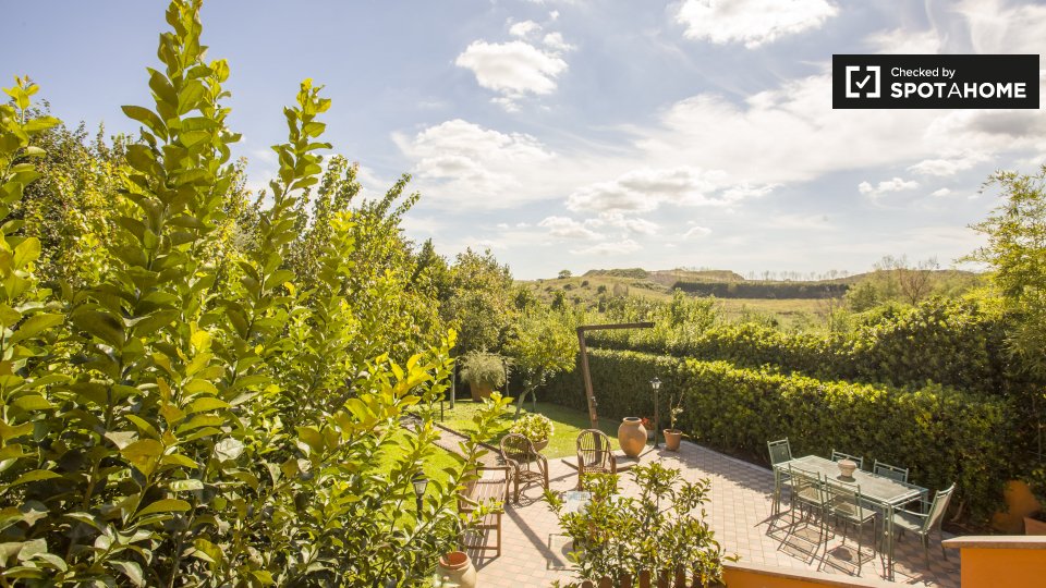 Immagine 17 di Appartamento in affitto  in Via Del fosso di Fioranello a Roma