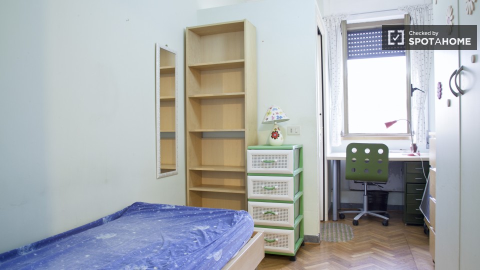 Immagine 19 di Camera condivisa in affitto  in Via Tiburtina a Roma