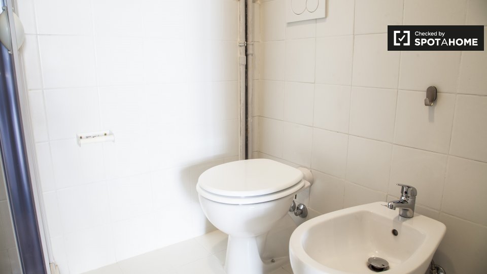 Immagine 9 di Camera condivisa in affitto  in Via Tiburtina a Roma