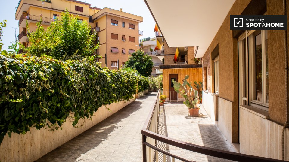 Immagine 18 di Appartamento in affitto  in Via Gregorio XIII, 00167 Roma RM, Italy a Roma