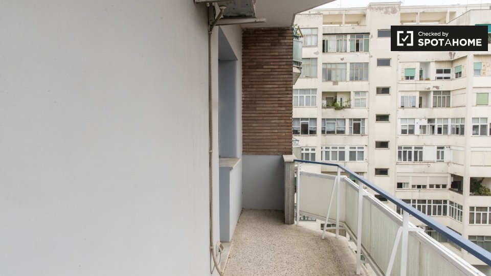 Immagine 17 di Camera condivisa in affitto  in Via Giacomo Trevis a Roma