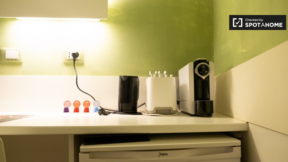 Immagine 16 di Ufficio in affitto  in Via del Banco di Santo Spirito a Roma