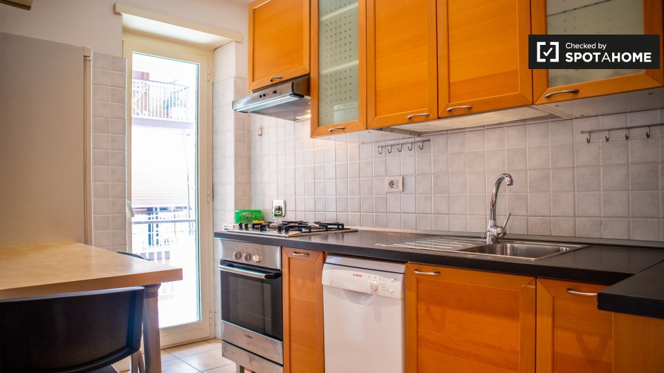 Immagine 5 di Appartamento in affitto  in Via Gregorio XIII, 00167 Roma RM, Italy a Roma