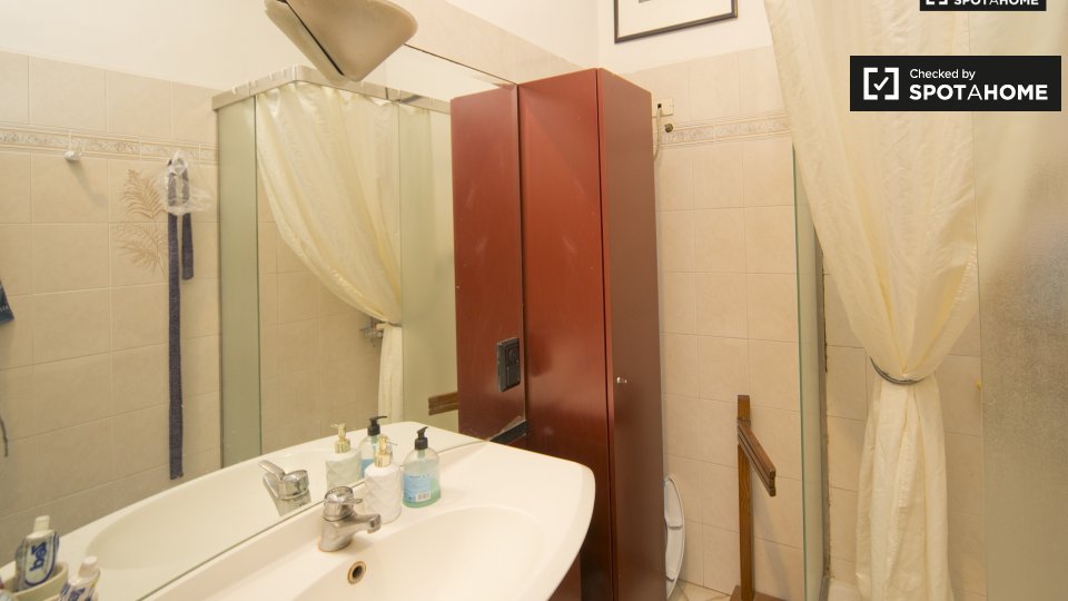 Immagine 14 di Camera condivisa in affitto  in Via Riccardo Sineo a Torino