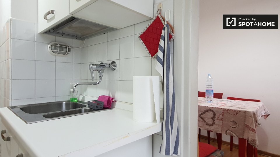 Immagine 10 di Camera condivisa in affitto  in Via Fratelli Perini a Trento