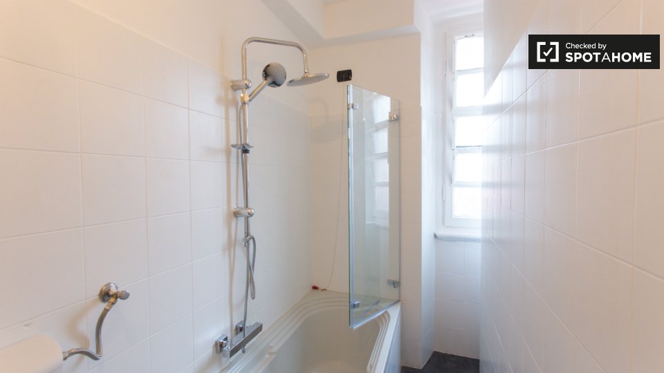 Immagine 13 di Camera condivisa in affitto  in Corso Venezia a Milano